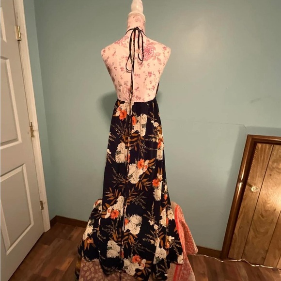 Hot Rogue Slit Maxie Dress - Picture 3 of 3